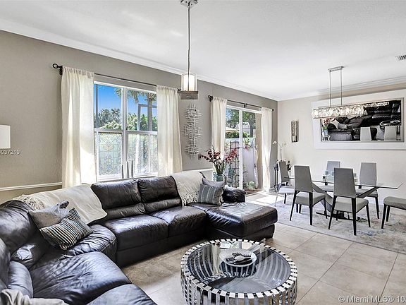 3rd image of 4714 S Prive Cir #4714
