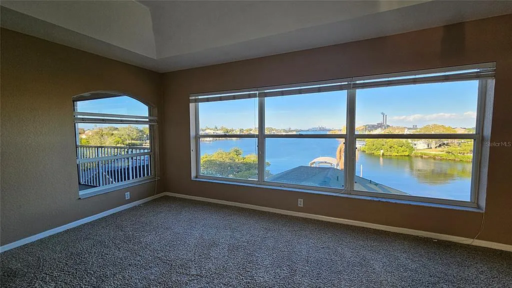 3 bed, 2.0 bath, 2245 sqft, $3,300 — Photo 4