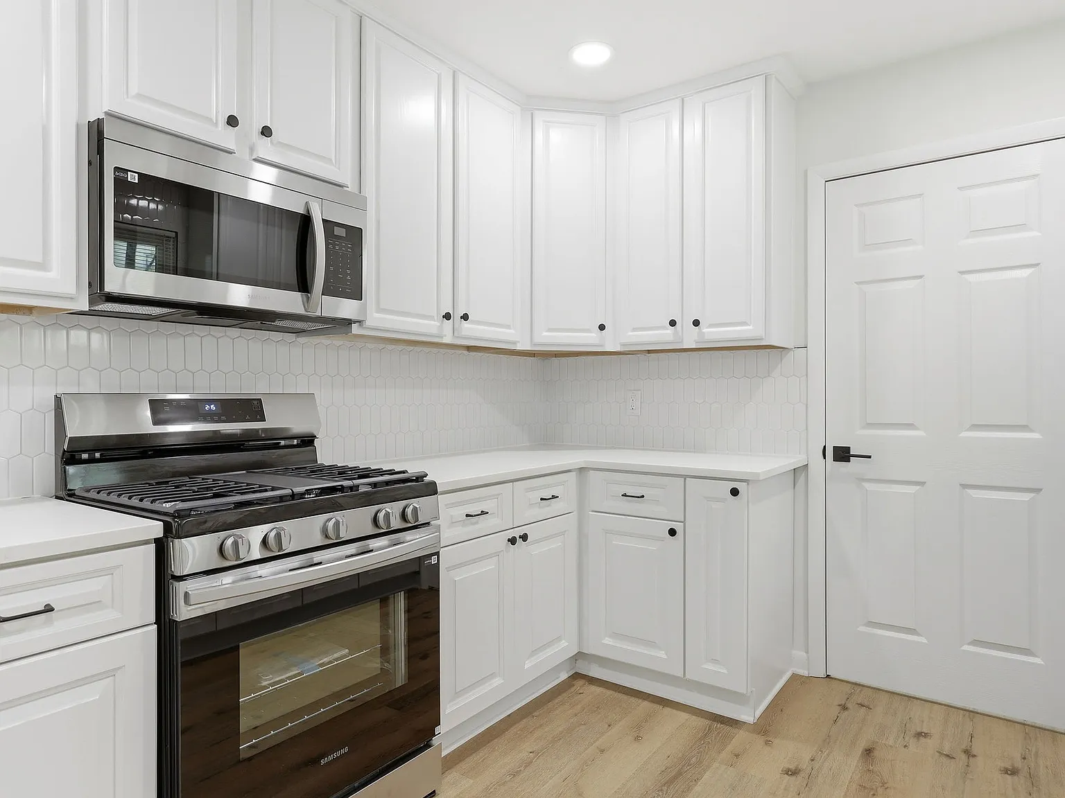 4 bed, 1.5 bath, 1348 sqft, $1,700 — Photo 4
