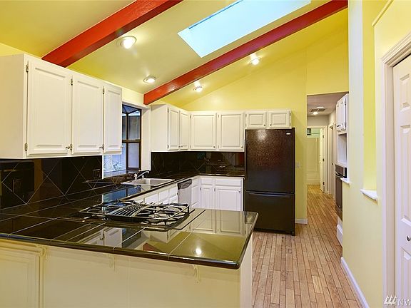 4th image of 9553 NE Daniel Ct