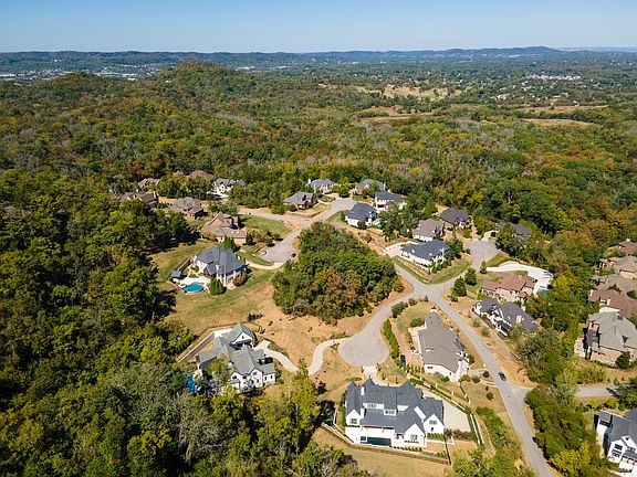 4th image of 706 Pendragon Ct