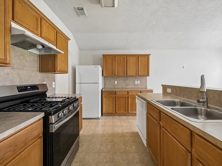 8022 Indian Desert Dr — Photo 7