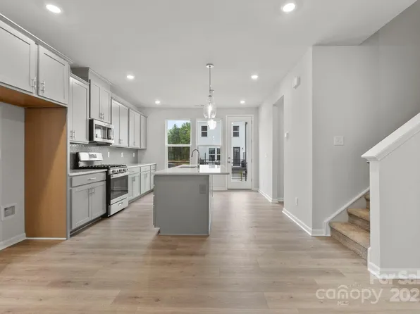 1750 Blanche St, Charlotte, NC 28262