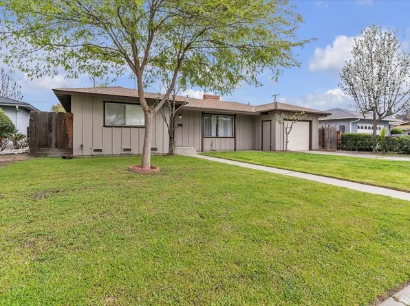 702 I St, Parlier, CA 93648