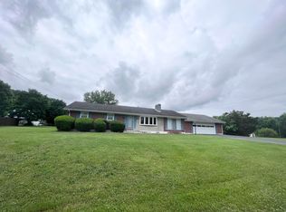 220 Thomas St, Peterstown, WV 24963