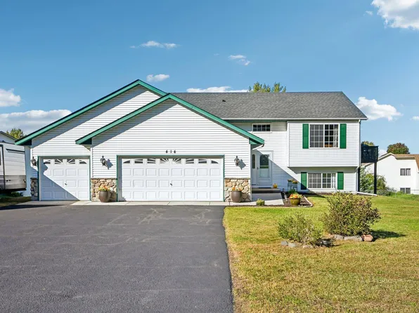 414 Roosevelt Dr, Dresser, WI 54009
