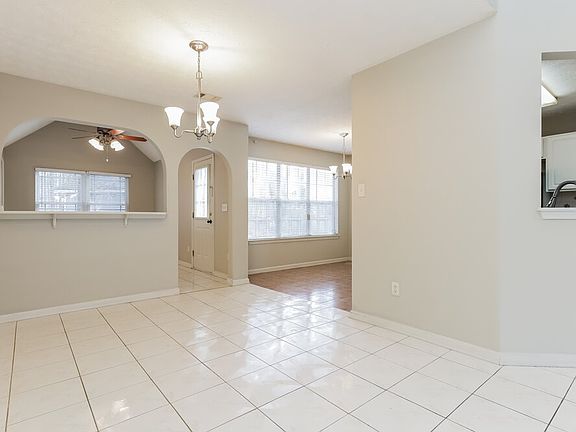 5th image of 132 Stoney Brook Way