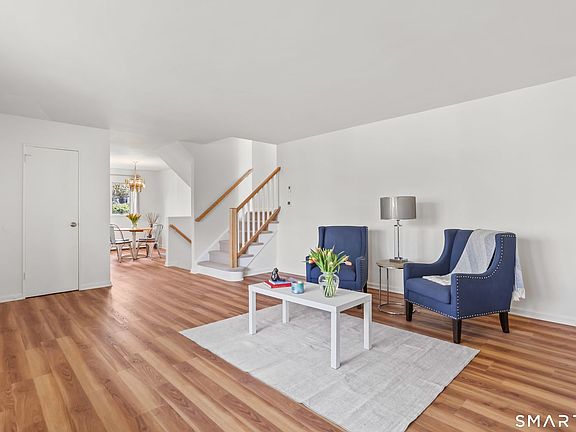 3rd image of 28 Fillow St