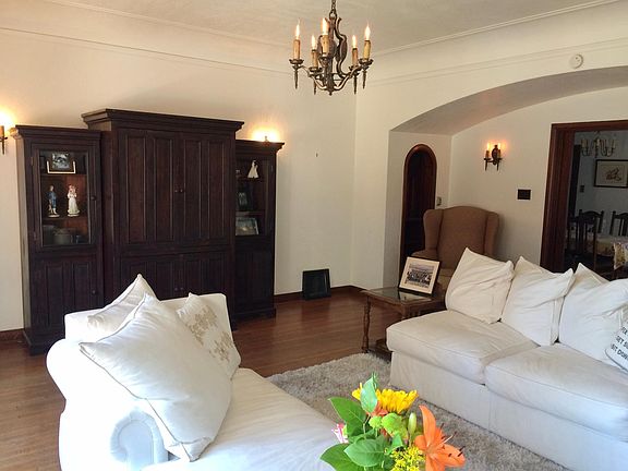 3rd image of 1731 E Ocean Blvd