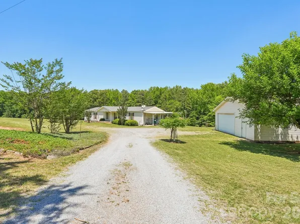 160 Allison Rd, Cowpens, SC 29330