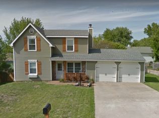 3616 Lakecrest Ct, Lawrence, KS 66049