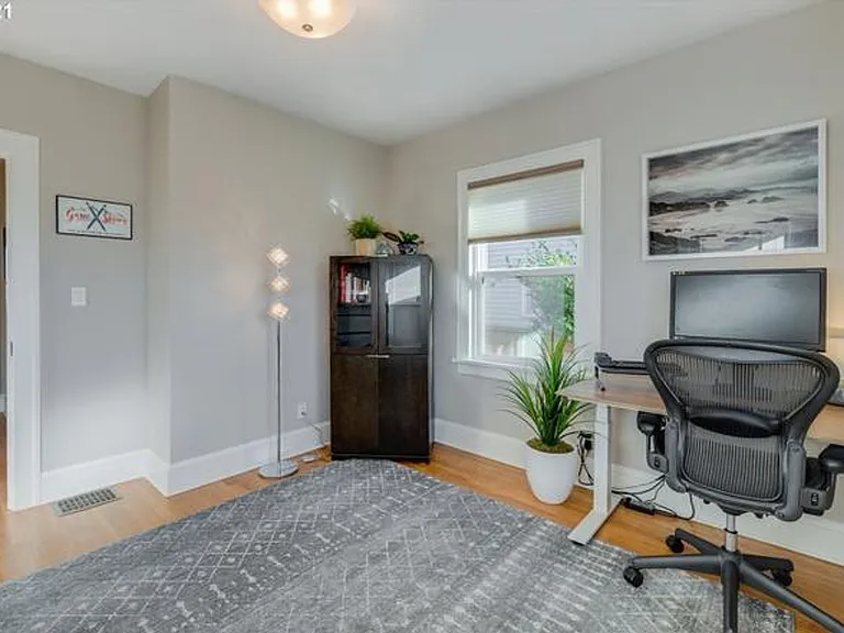 1823 N Ainsworth St — Photo 13