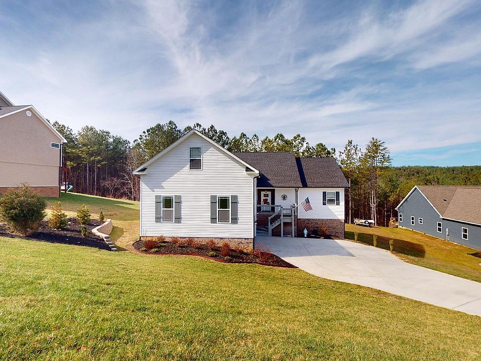 1st image of 335 SE Banberry Dr