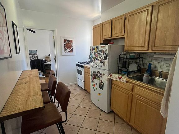 5th image of 134 1st Ave APT 2