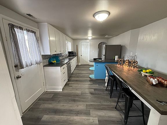 Dinning/kitchen 