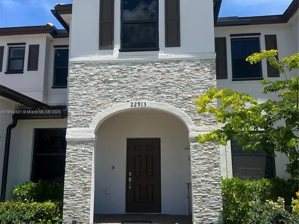 22913 SW 99th Ave, Miami, FL 33190