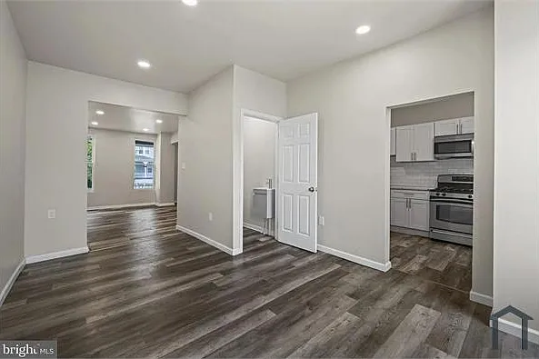 3000 Windsor Ave — Photo 10