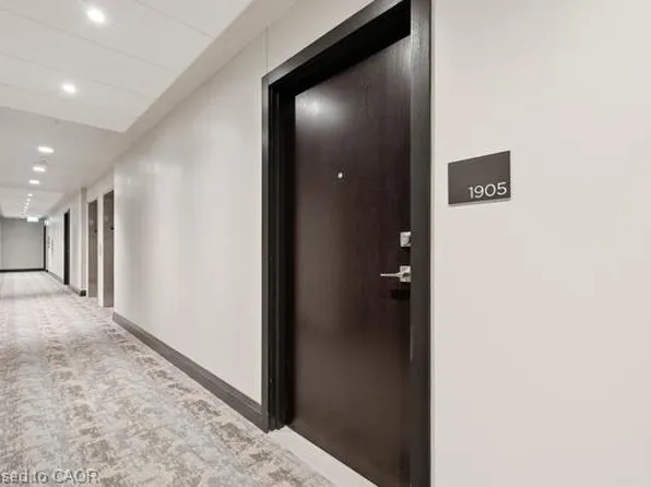 50 Grand Ave S #1905, Cambridge, ON N1S 0C2