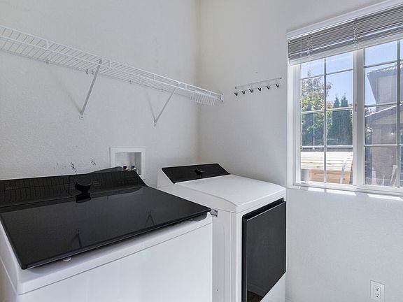 Shared access to brand new AI washer and dryer