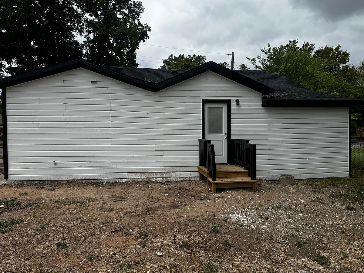 Building Photo - 923 Linn St
