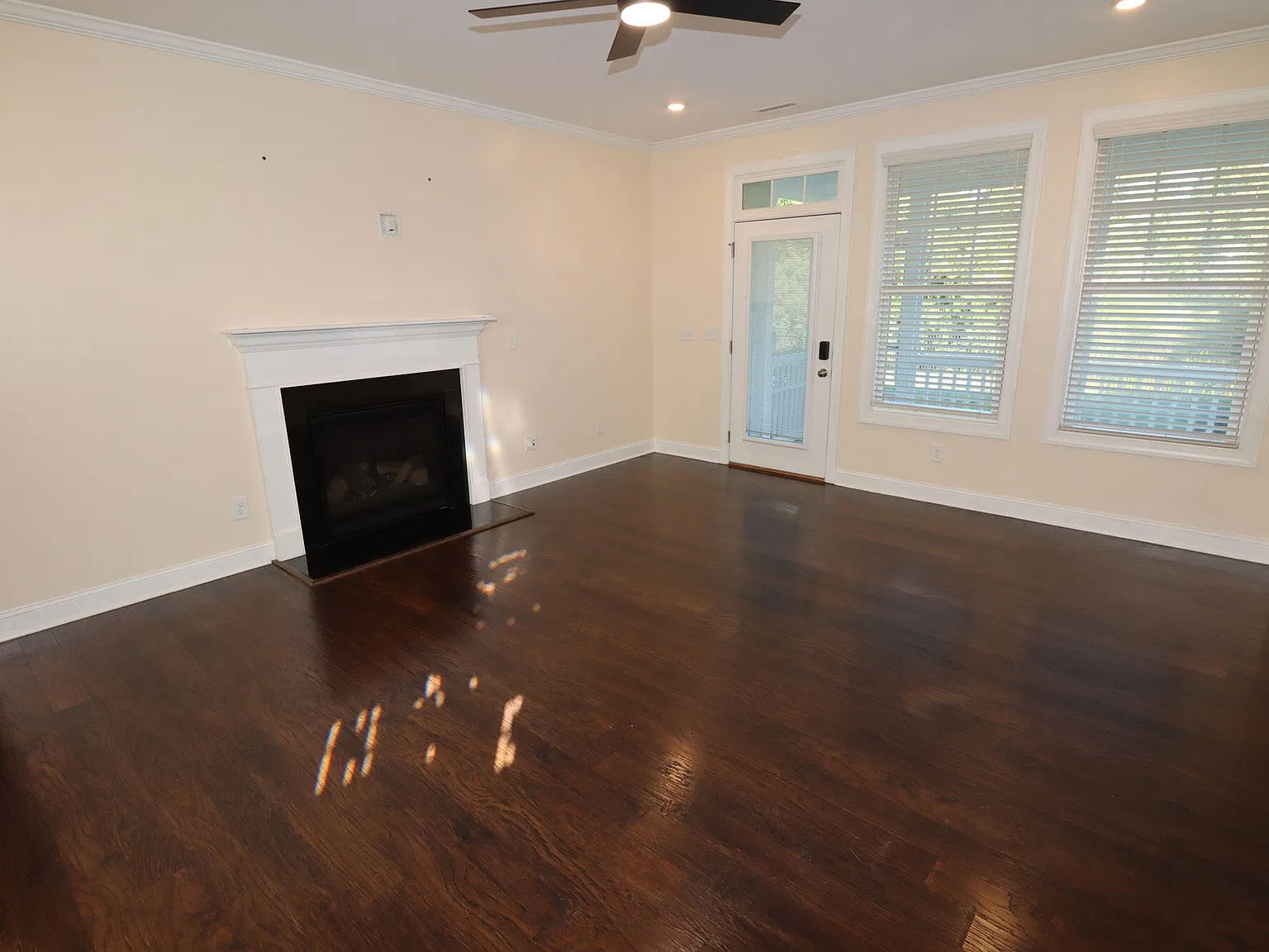 3 bed, 2.5 bath, 2255 sqft, $2,895 — Photo 2