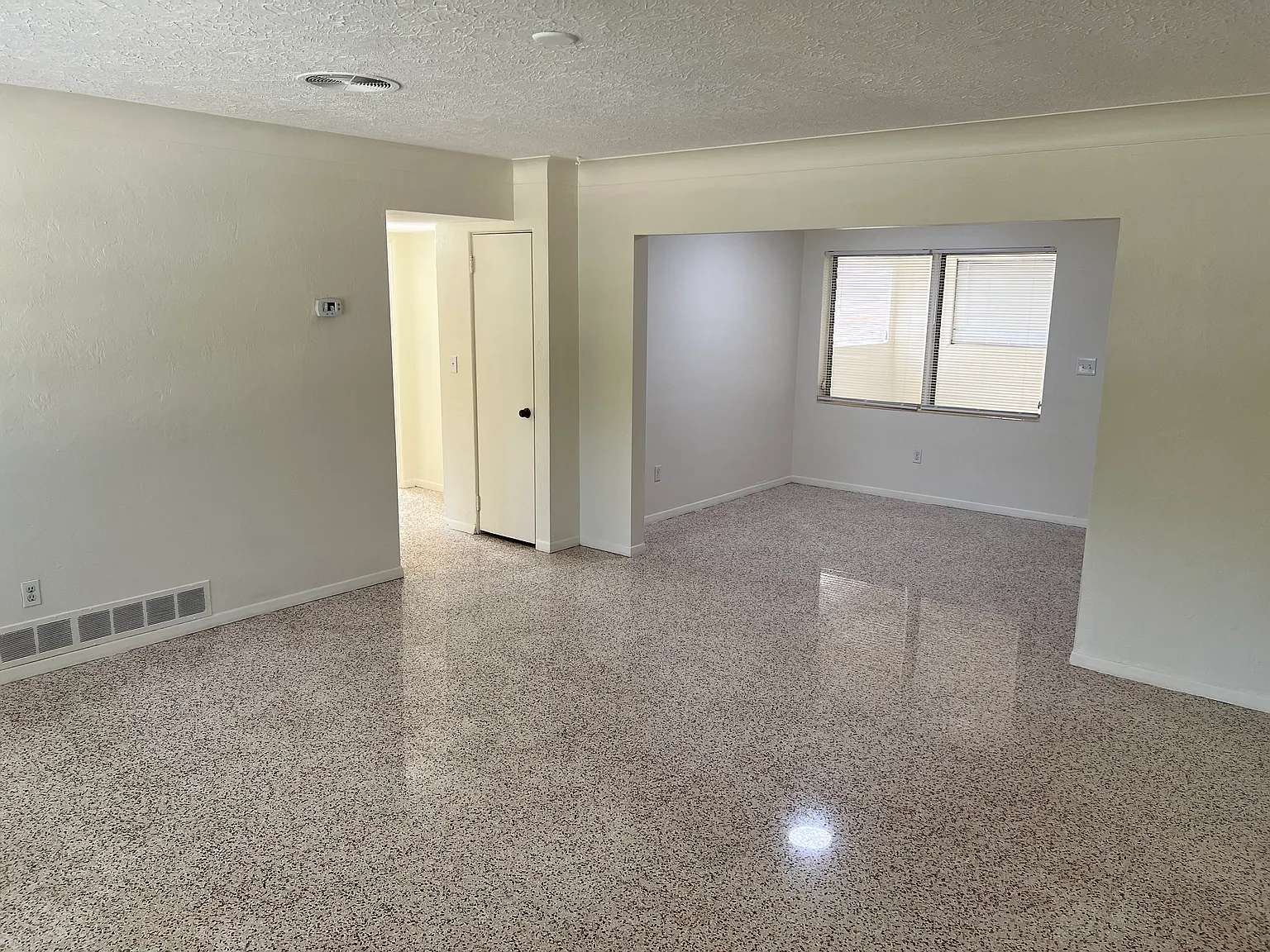 3 bed, 1242 sqft, $1,950 — Photo 2