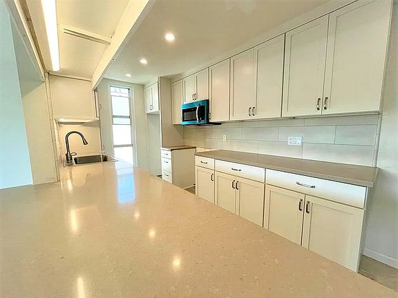 3rd image of 6455 La Jolla Blvd Unit 238