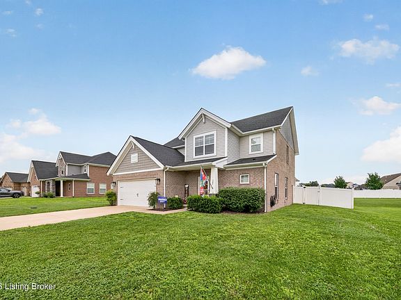 4th image of 587 Montrose Dr