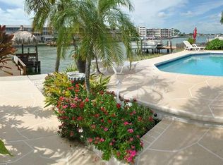 6932 S Shore Dr S, South Pasadena, FL 33707