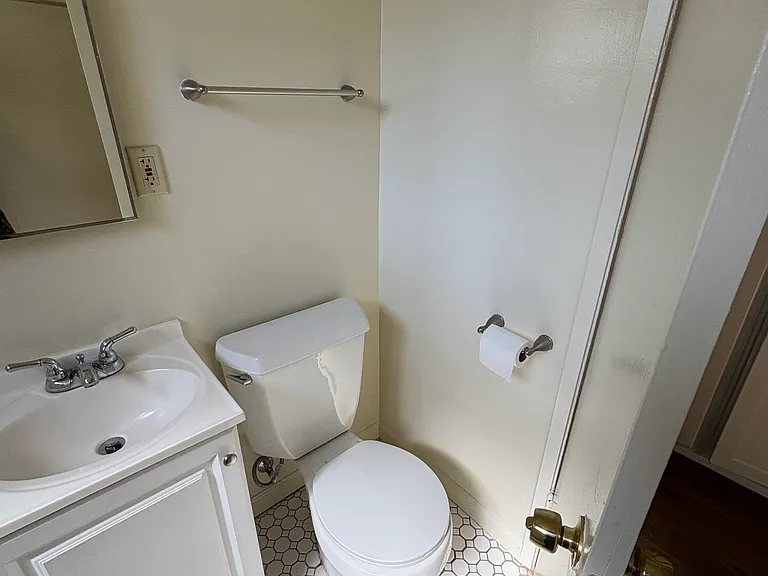 423 N El Molino Ave #3 — Photo 7