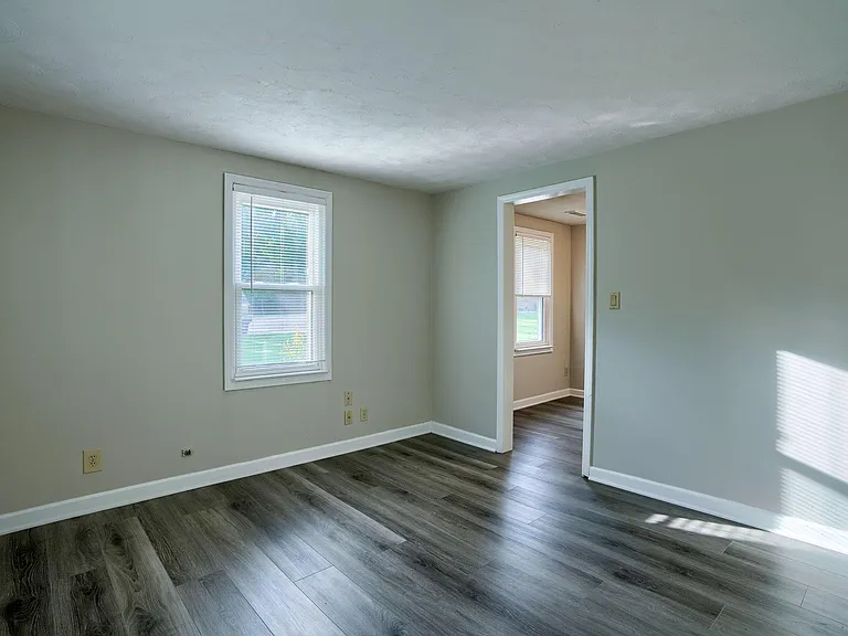 273 Shanahan Rd — Photo 31