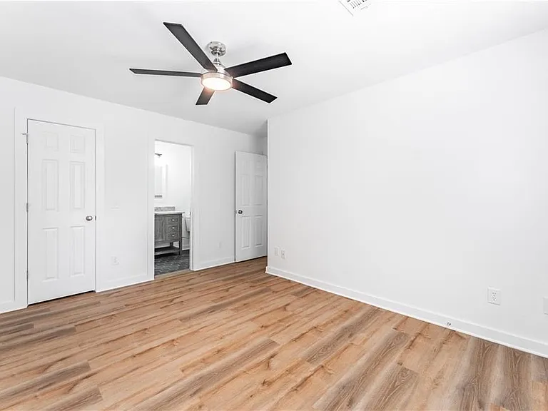 1209 Spring St — Photo 12