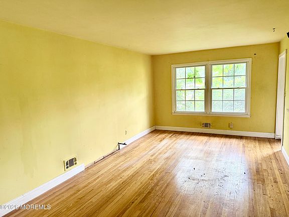 4th image of 179 Ravine Drive