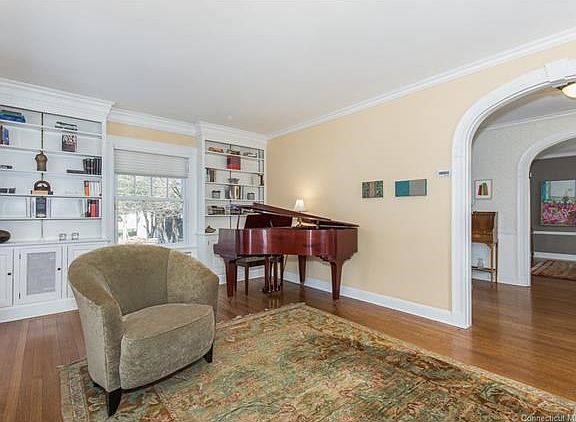 5th image of 240 McKinley Ave