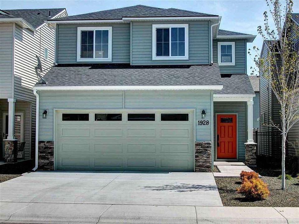Best Location, Near the Village 4 Bedroom 2.5 Bath