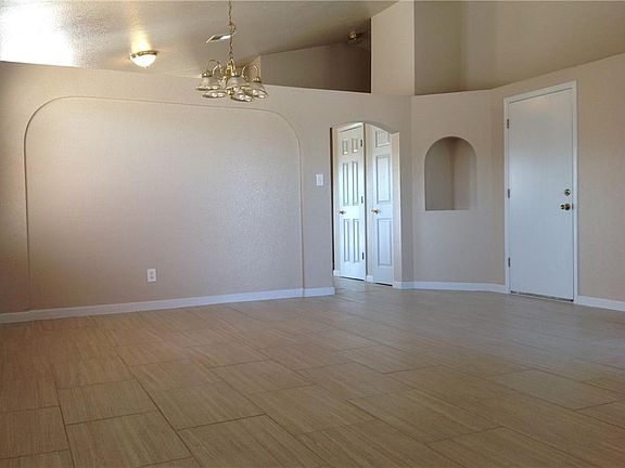 5th image of 1325 Tierra Roja St