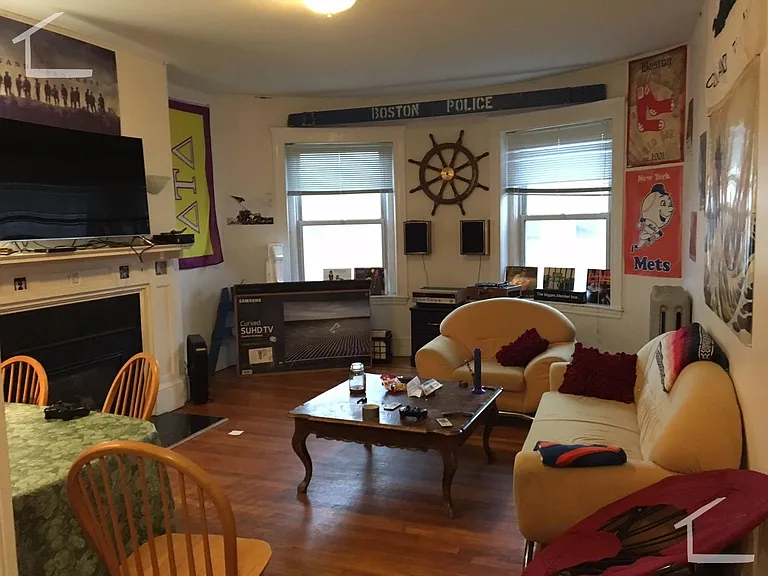 21 Saint Lukes Rd #4A — Photo 7