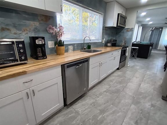 3rd image of 2242 Polk St #1