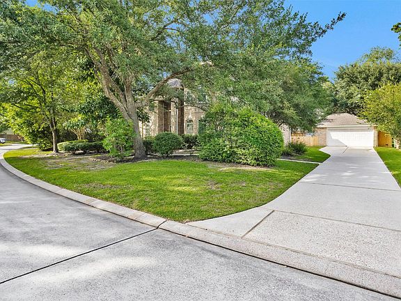 2nd image of 138 S Evangeline Oaks Cir