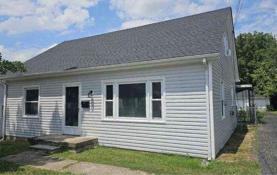 1st image of 115 Clair St