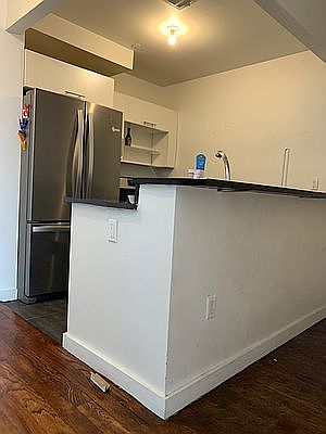 3rd image of 293 McGuinness Blvd APT 1B