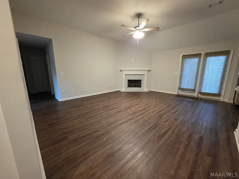 745 Park Ln — Photo 11