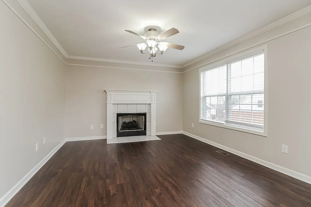 3 bed, 2.5 bath, 2276 sqft, $2,565 — Photo 4