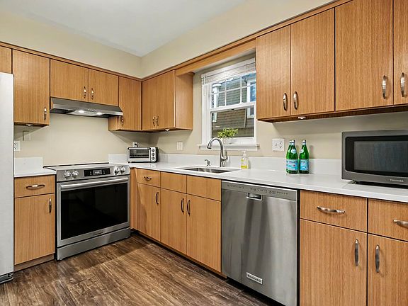 5th image of 3318 Alpine Dr