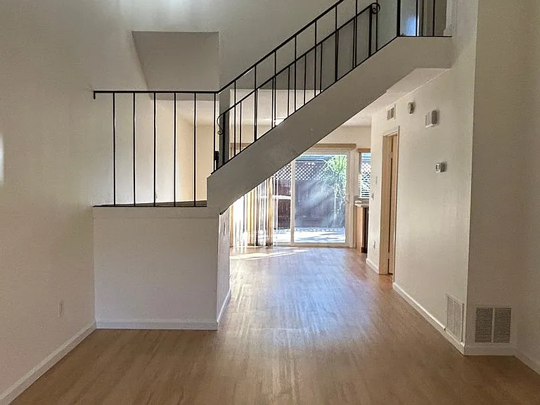 467 Bay Meadows Way — Photo 2