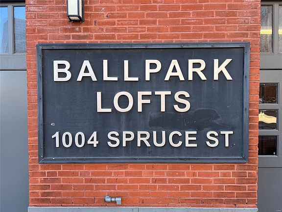 3rd image of 1004 Spruce St APT 515