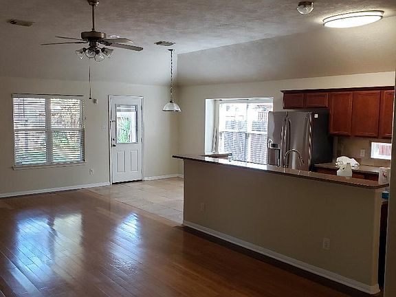 3rd image of 2610 Los Alamos Cir
