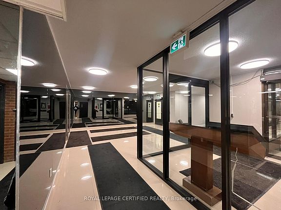 3rd image of 2929 Aquitaine Ave #1209