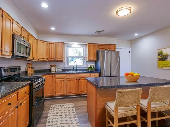 35 Eaton Rd, Pennsville, NJ 08070