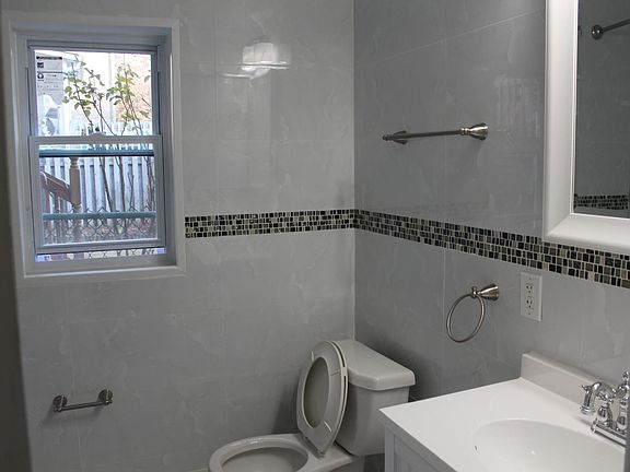 3rd image of 65 Condict St